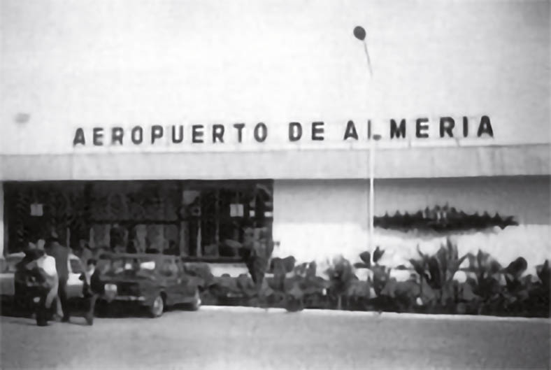 Terminal de pasajeros del aeropuerto de Almería en los años setenta. 